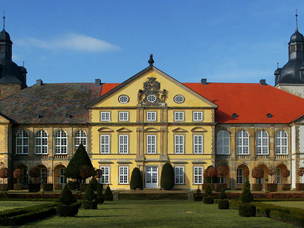 Neuer Tatort: Schloss Hundisburg bei Magdeburg Neuer Tatort: Schloss Hundisburg bei Magdeburg